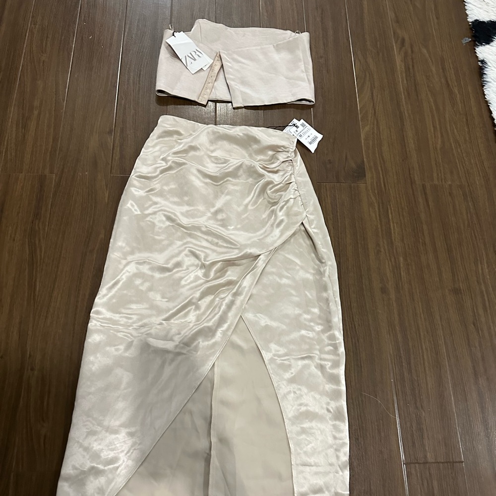 Zara satin effect cream skirt and corset top - Picture 2 of 9